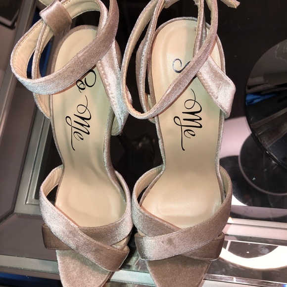 So Me Champagne Velvet heels - Picture 4 of 5